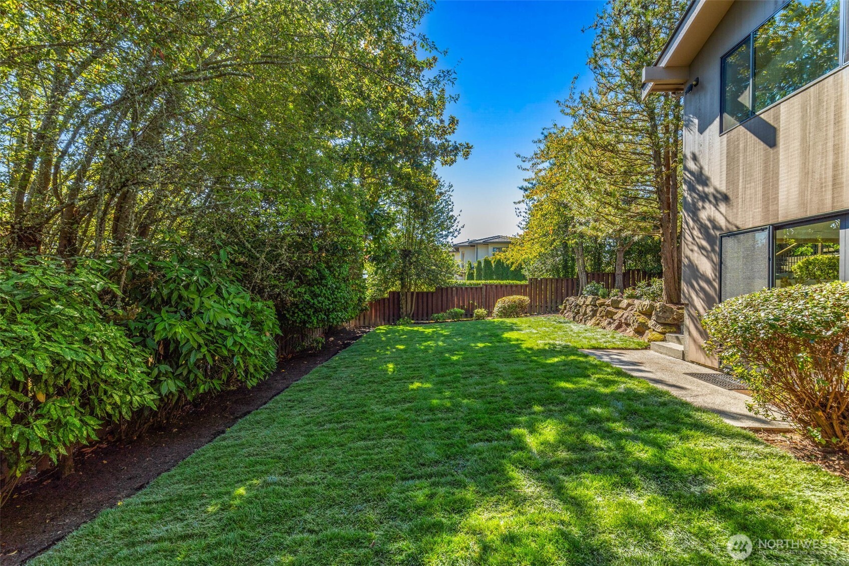 6667 Northeast Windermere Road Seattle, WA 98115 - Photo 35 of 40