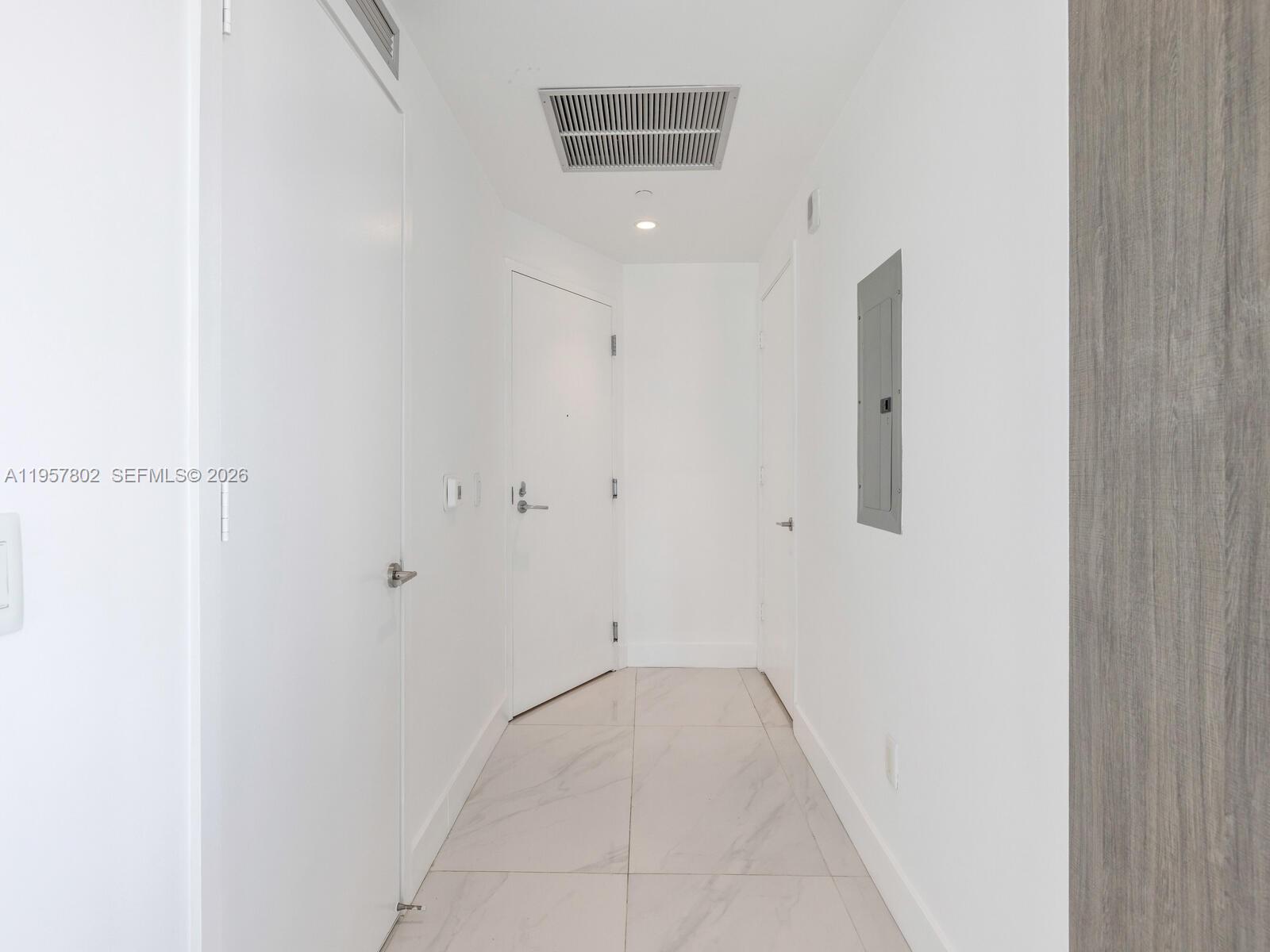 2900 Northeast 7th Avenue, Unit 3301 Miami, FL 33137 - Photo 5 of 55 a view of small space