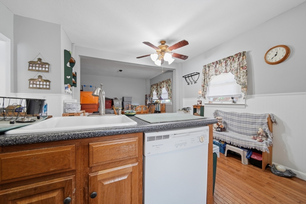 436 Franklin Road Fitchburg, MA 01420 - Photo 9 of 41