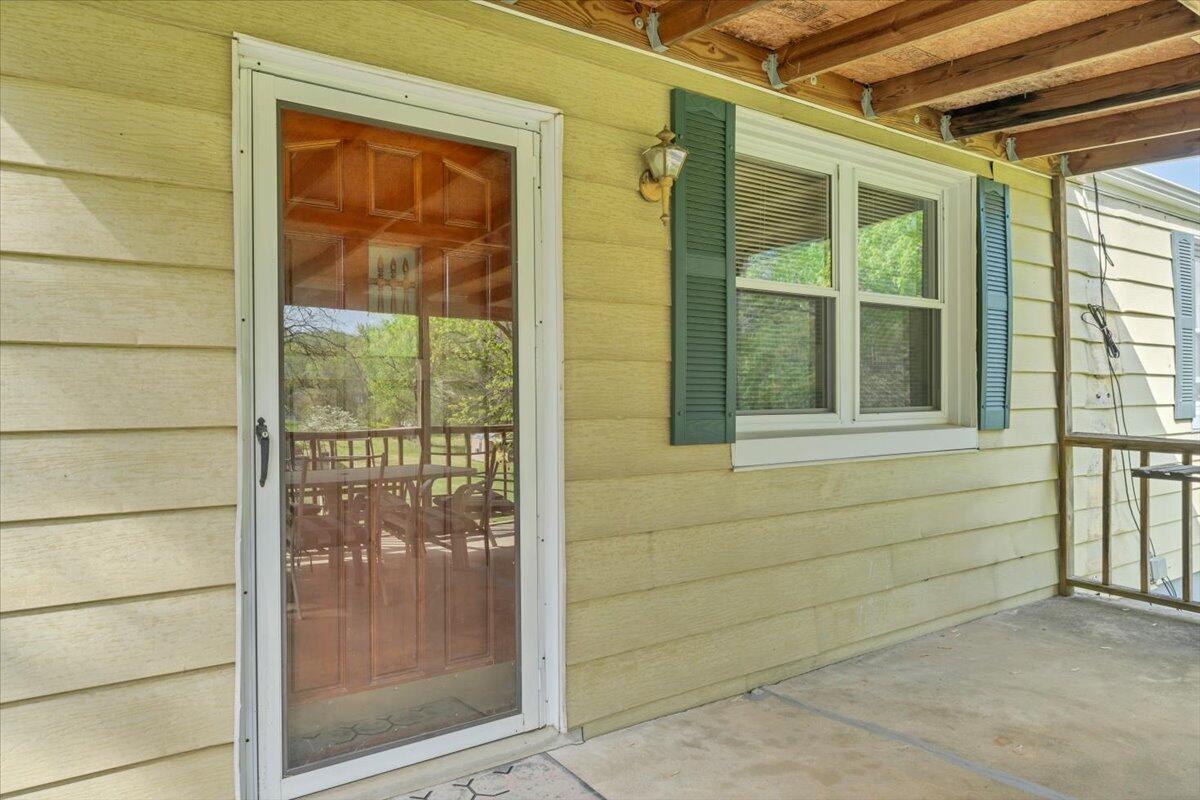 3302 Troxell Road Southeast Roanoke, VA 24014 - Photo 2 of 43 02-MIB04239