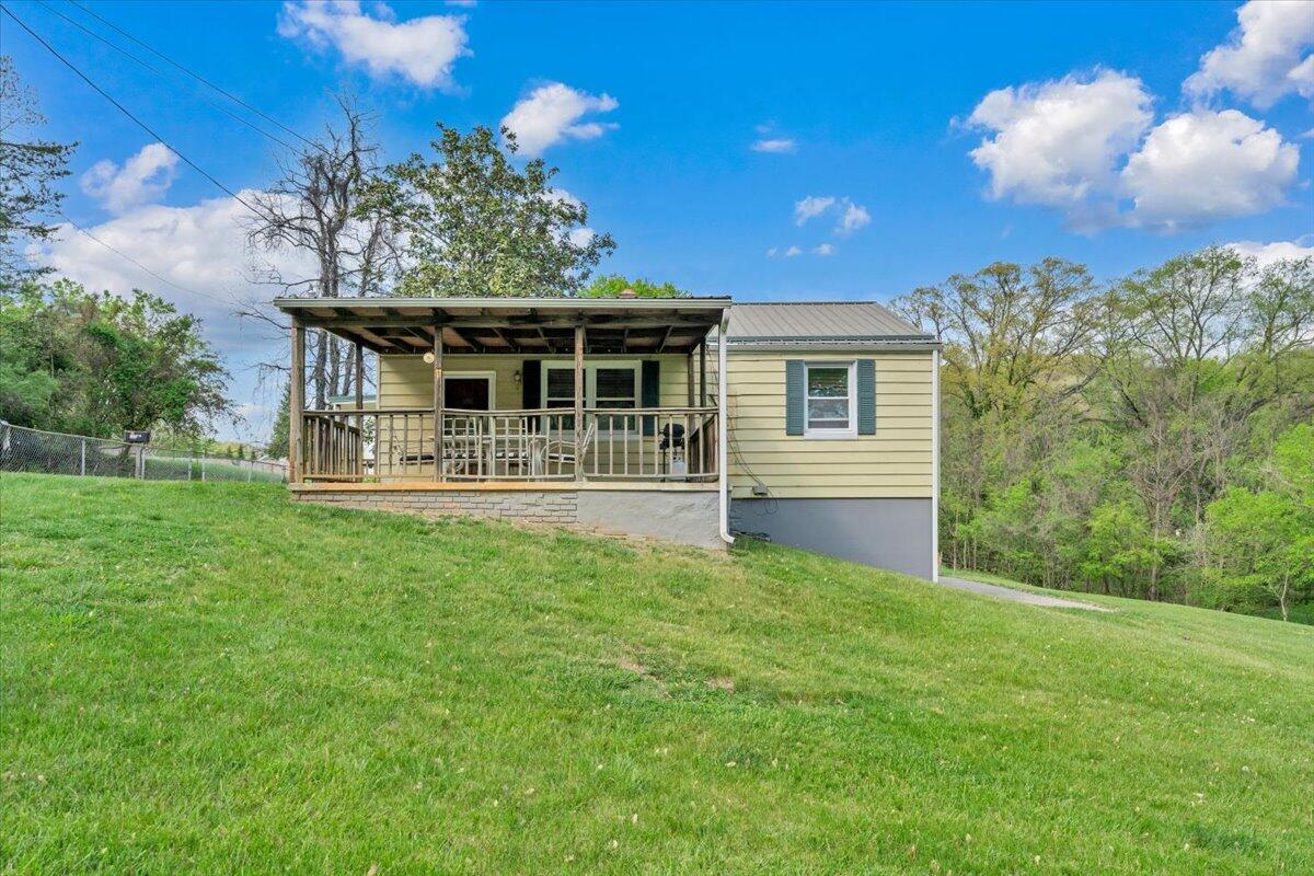 3302 Troxell Road Southeast Roanoke, VA 24014 - Photo 22 of 43 22-MIB04248