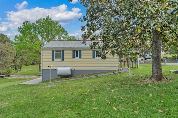 $159,950 | 3302 Troxell Road Southeast, Roanoke, VA 24014