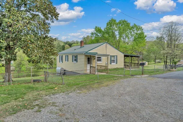 $159,950 | 3302 Troxell Road Southeast, Roanoke, VA 24014