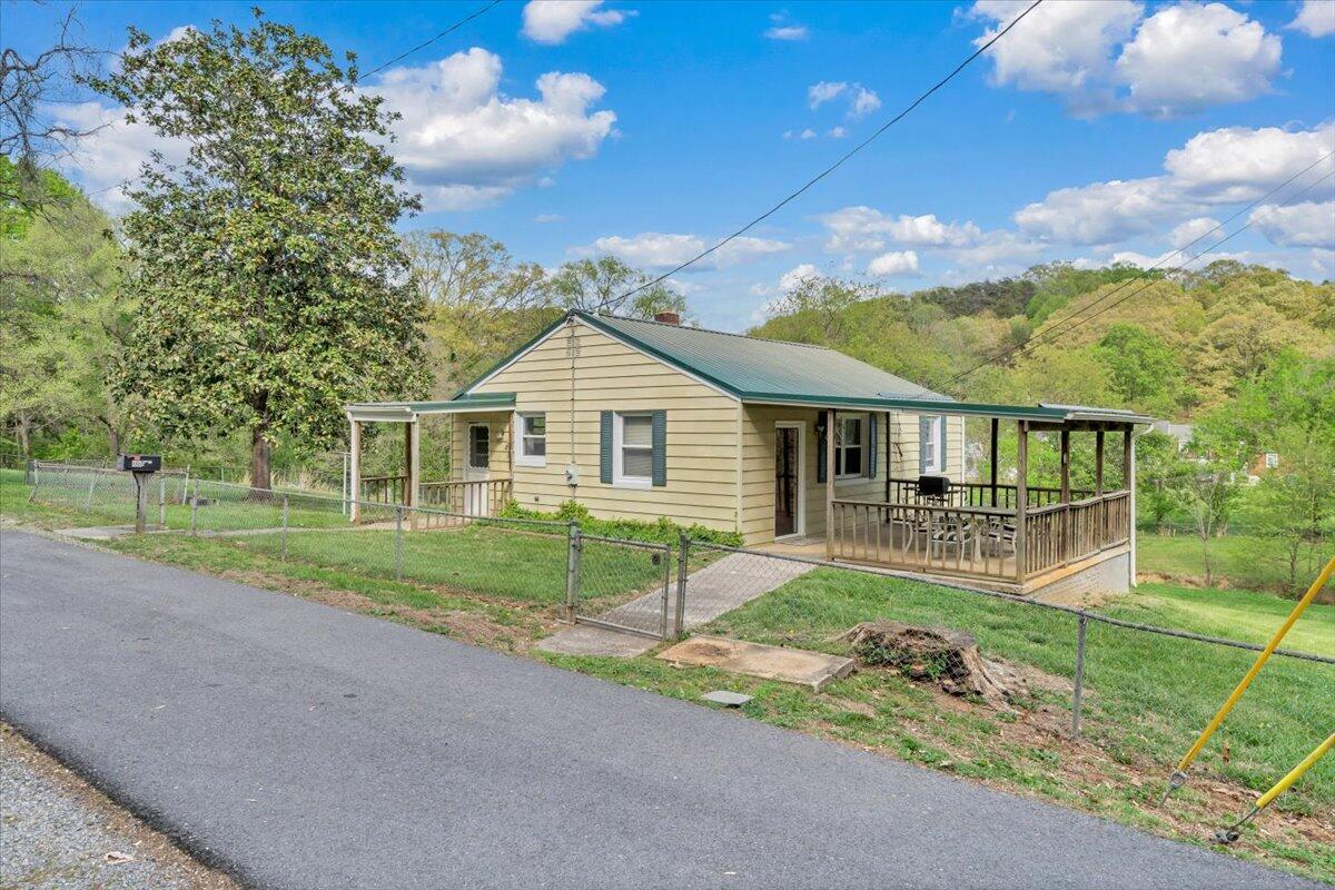 3302 Troxell Road Southeast Roanoke, VA 24014 - Photo 35 of 43 35-MIB04299