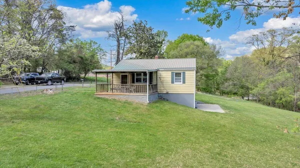 $159,950 | 3302 Troxell Road Southeast, Roanoke, VA 24014
