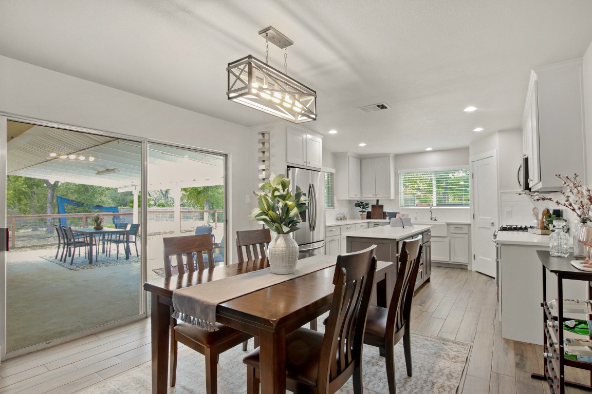 9110 Chisholm Lane Austin, TX 78748 - Photo 6 of 27 a view of a dining room and livingroom view