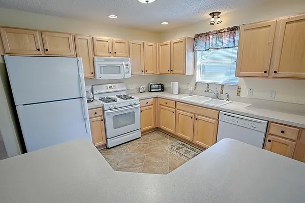 $2,325 | 769 Ansel Avenue, The Villages, FL 32162