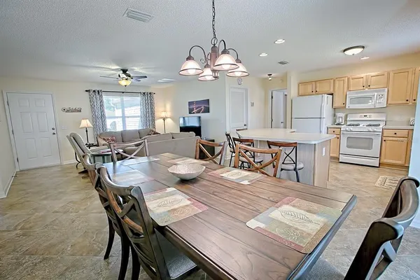 $2,325 | 769 Ansel Avenue, The Villages, FL 32162