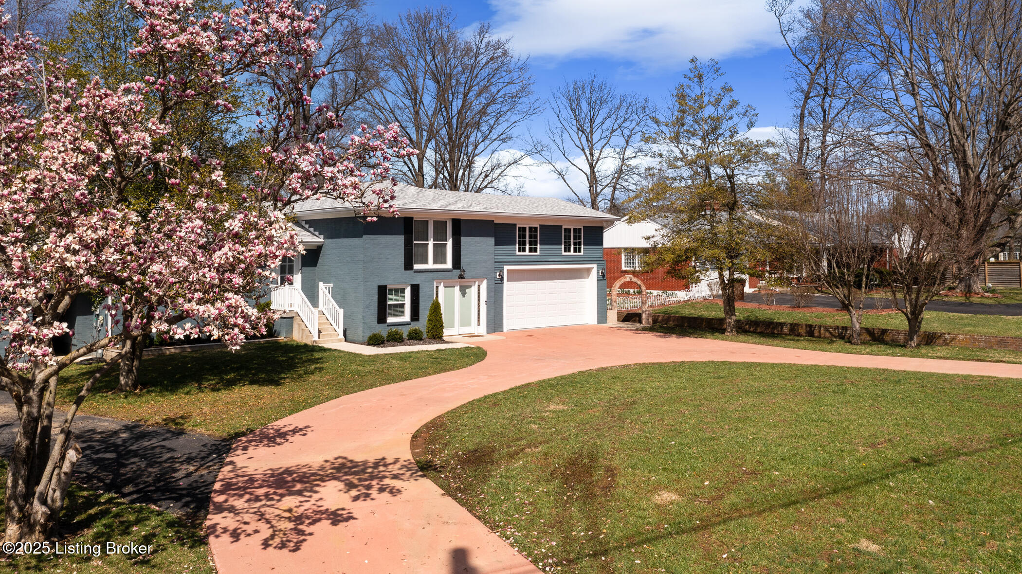7704 River Road Prospect, KY 40059 - Photo 2 of 77 5