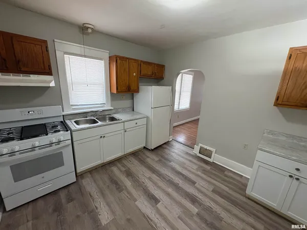 $1,049 | 2916 West Meidroth Street, Peoria, IL 61605