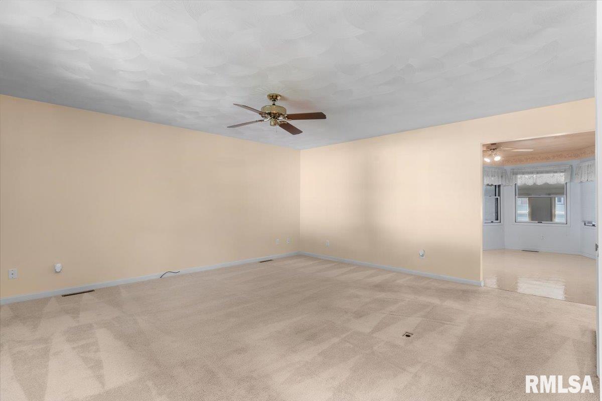 2904 Biscayne Drive Springfield, IL 62707 - Photo 6 of 33 Gallery Image 6