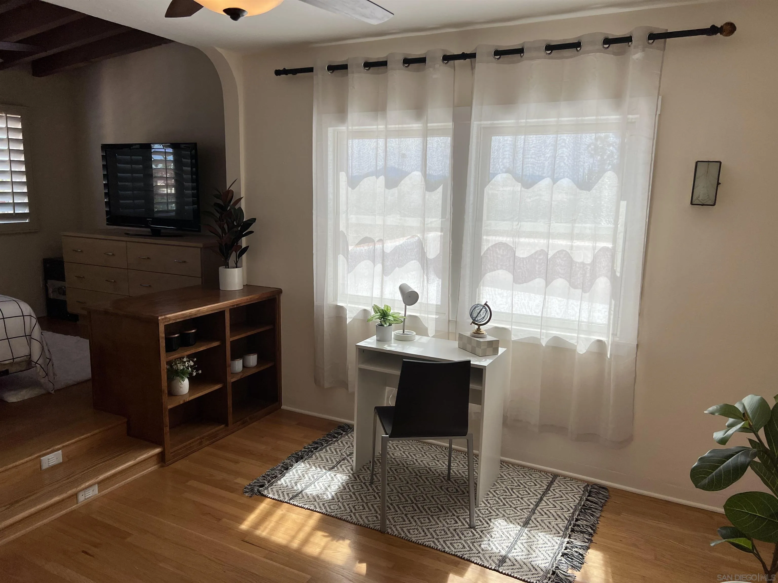 4196 Rochester Road San Diego, CA 92116 - Photo 26 of 72 a dining room with furniture and window