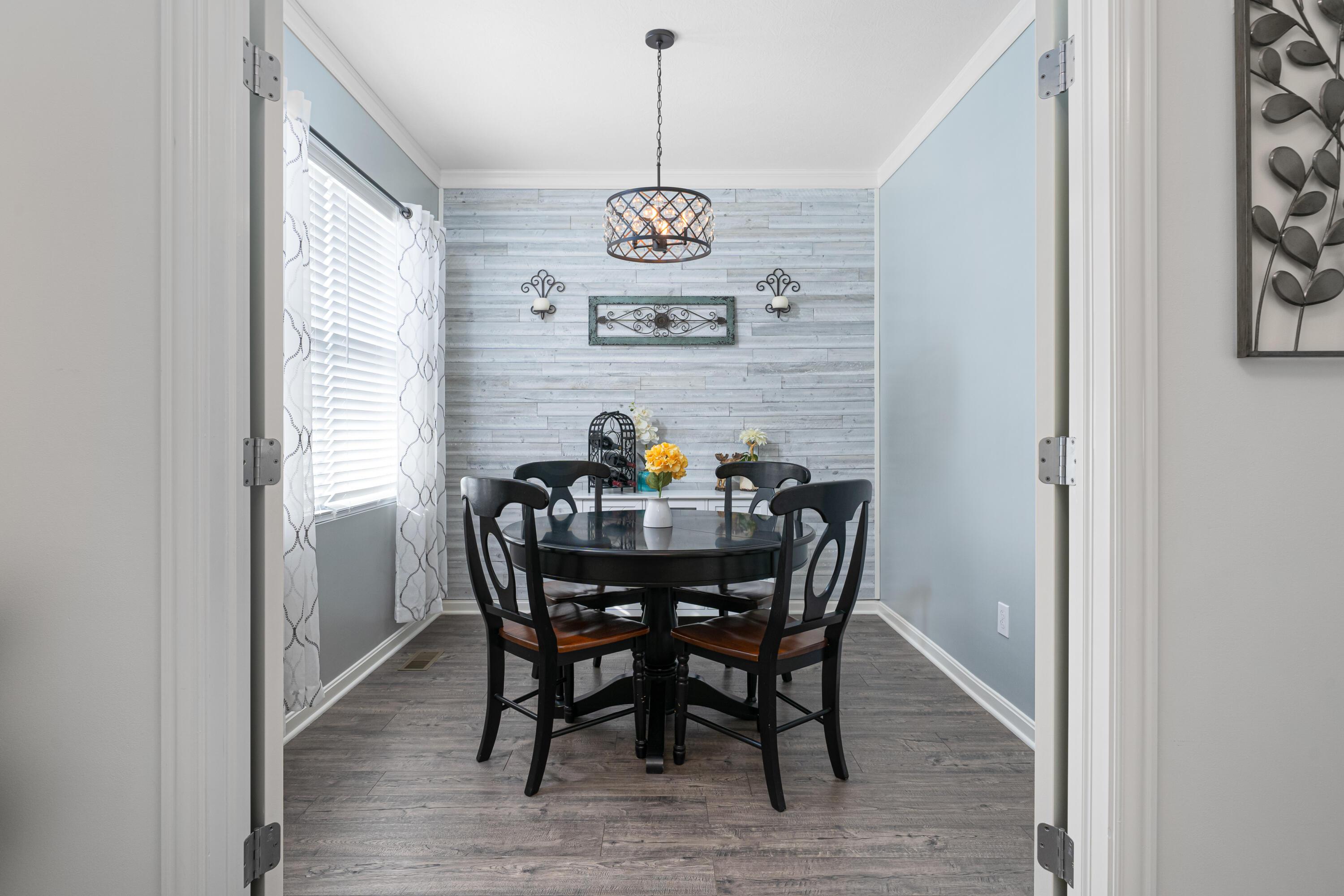 6056 Heckert Road Columbus, OH 43081 - Photo 7 of 42 Office/Den/Dining Room. Shiplap!