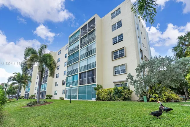 $240,000 | 141 Southeast 3rd Avenue, Unit 101, Dania Beach, FL 33004