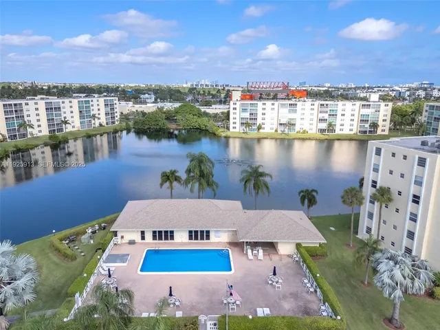 $240,000 | 141 Southeast 3rd Avenue, Unit 101, Dania Beach, FL 33004