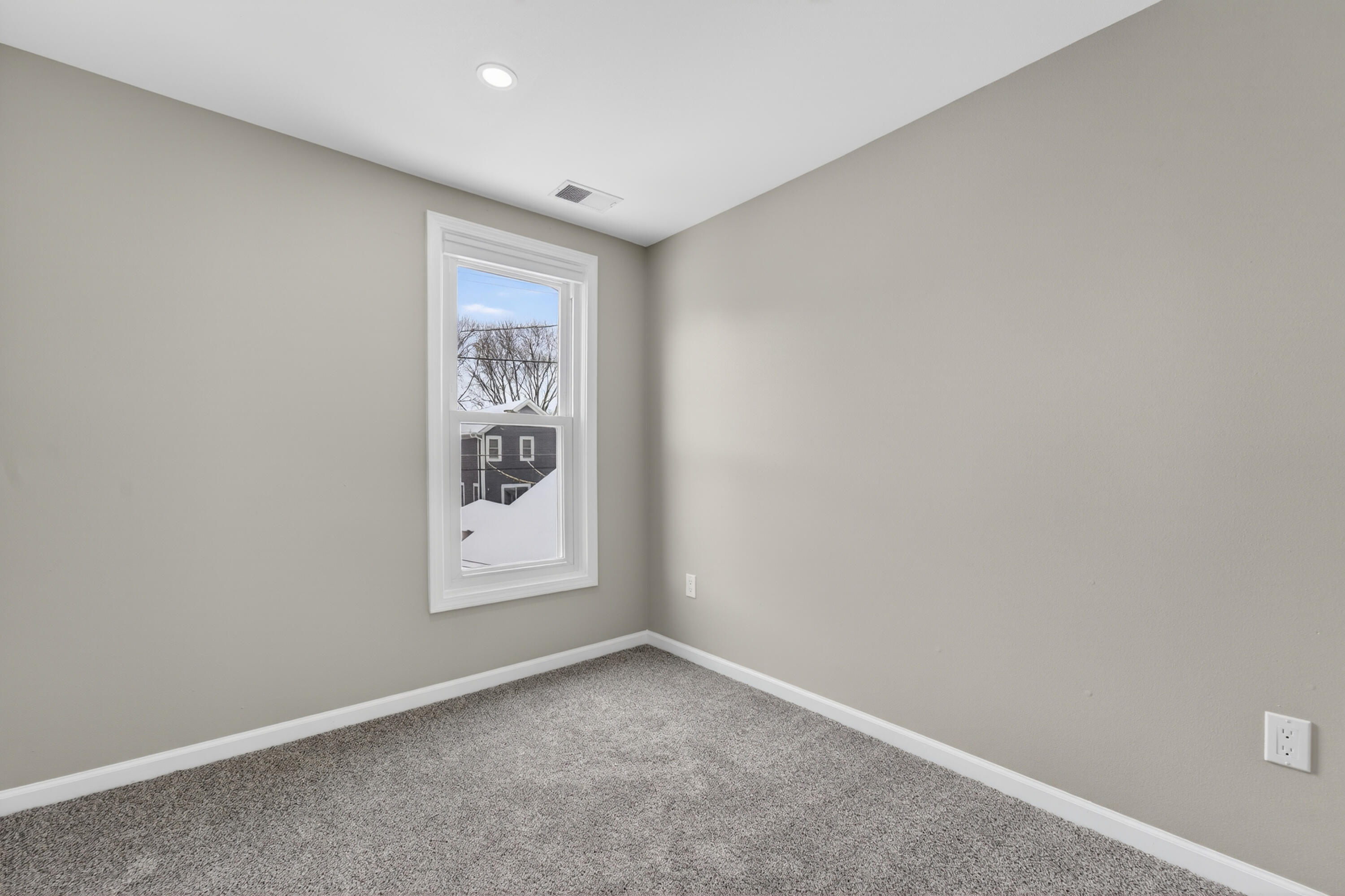 2519 South Austin Street Milwaukee, WI 53207 - Photo 12 of 25 DSC05120