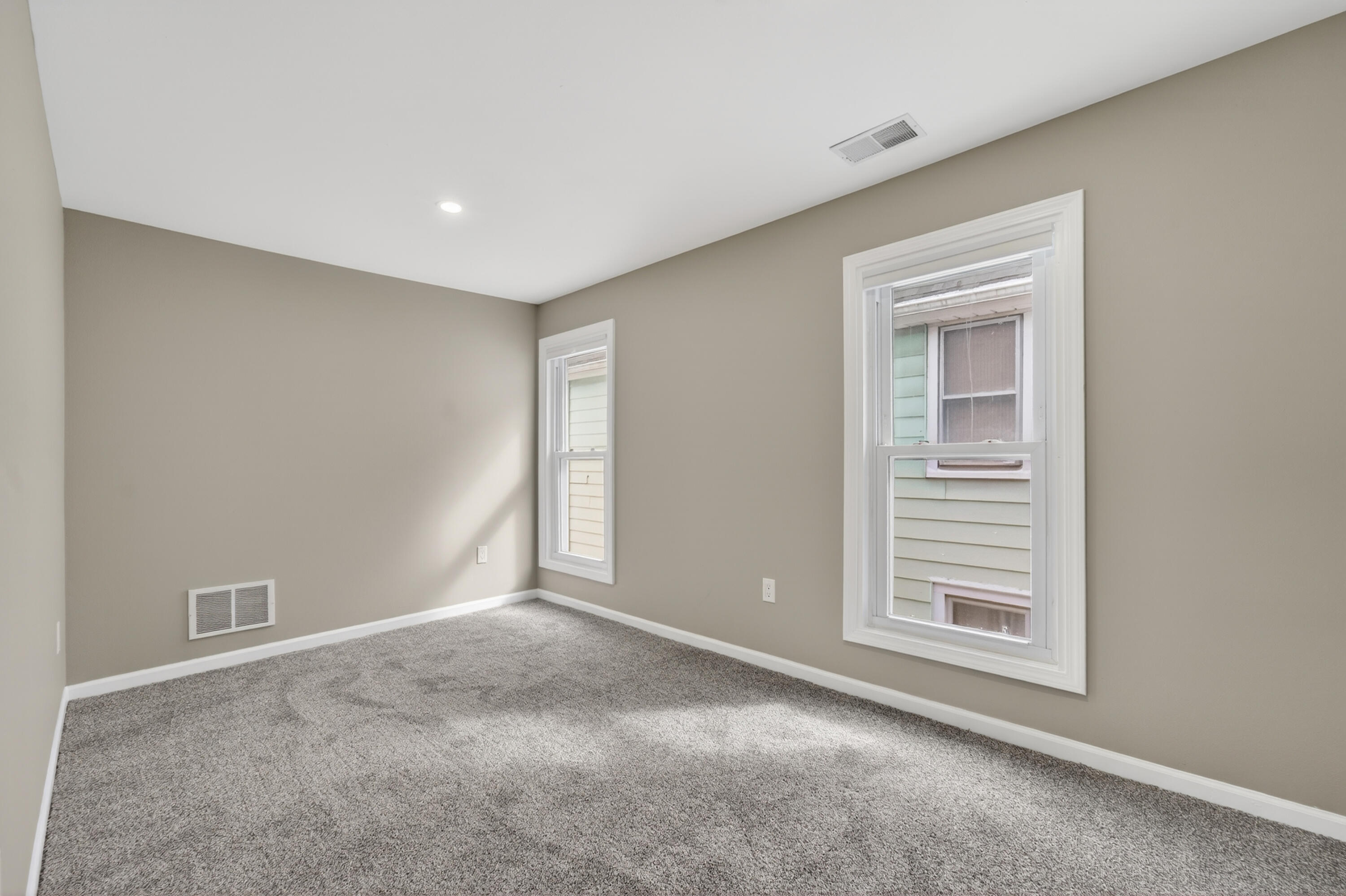 2519 South Austin Street Milwaukee, WI 53207 - Photo 14 of 25 DSC05129