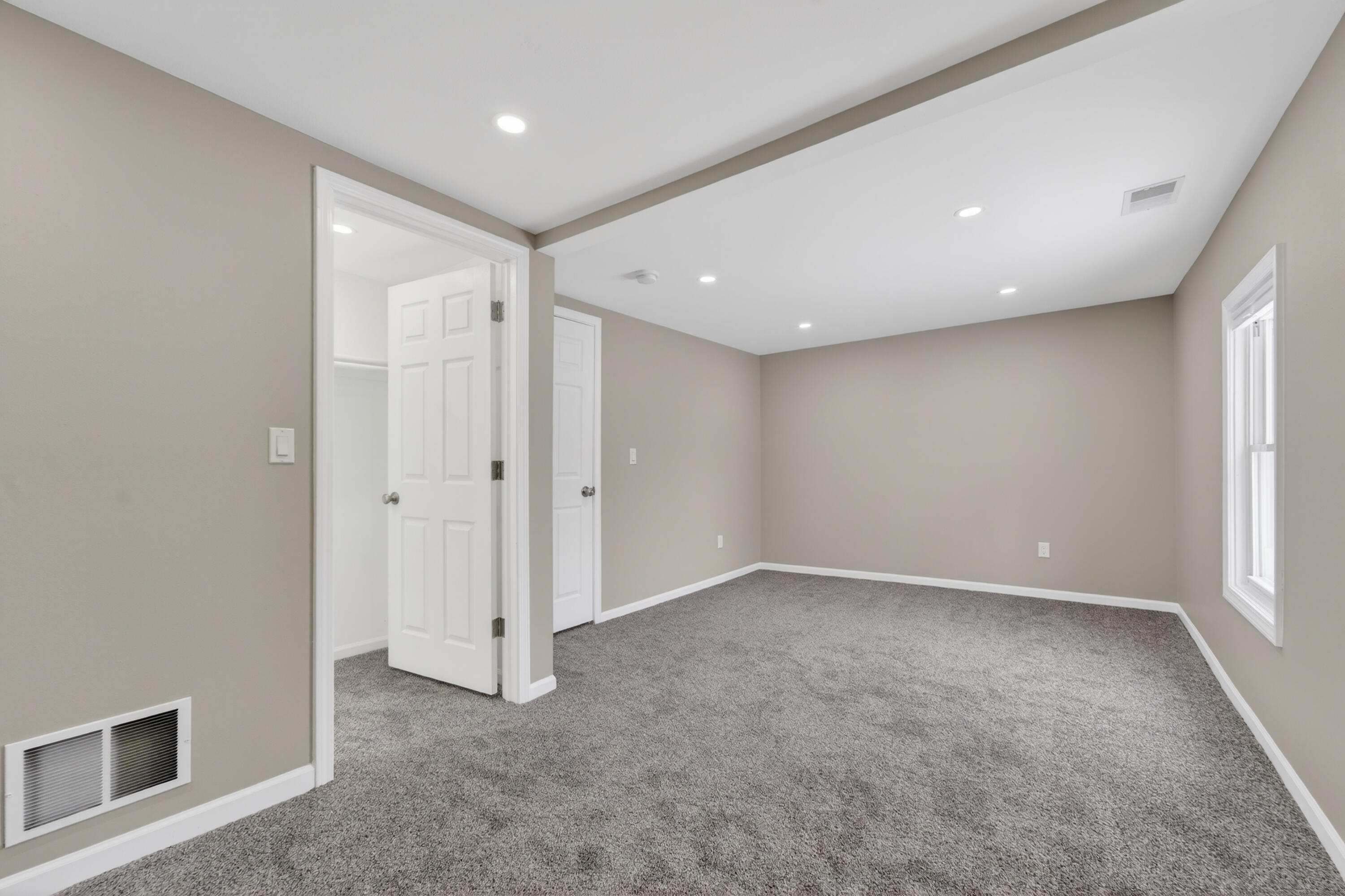 2519 South Austin Street Milwaukee, WI 53207 - Photo 16 of 25 DSC05141