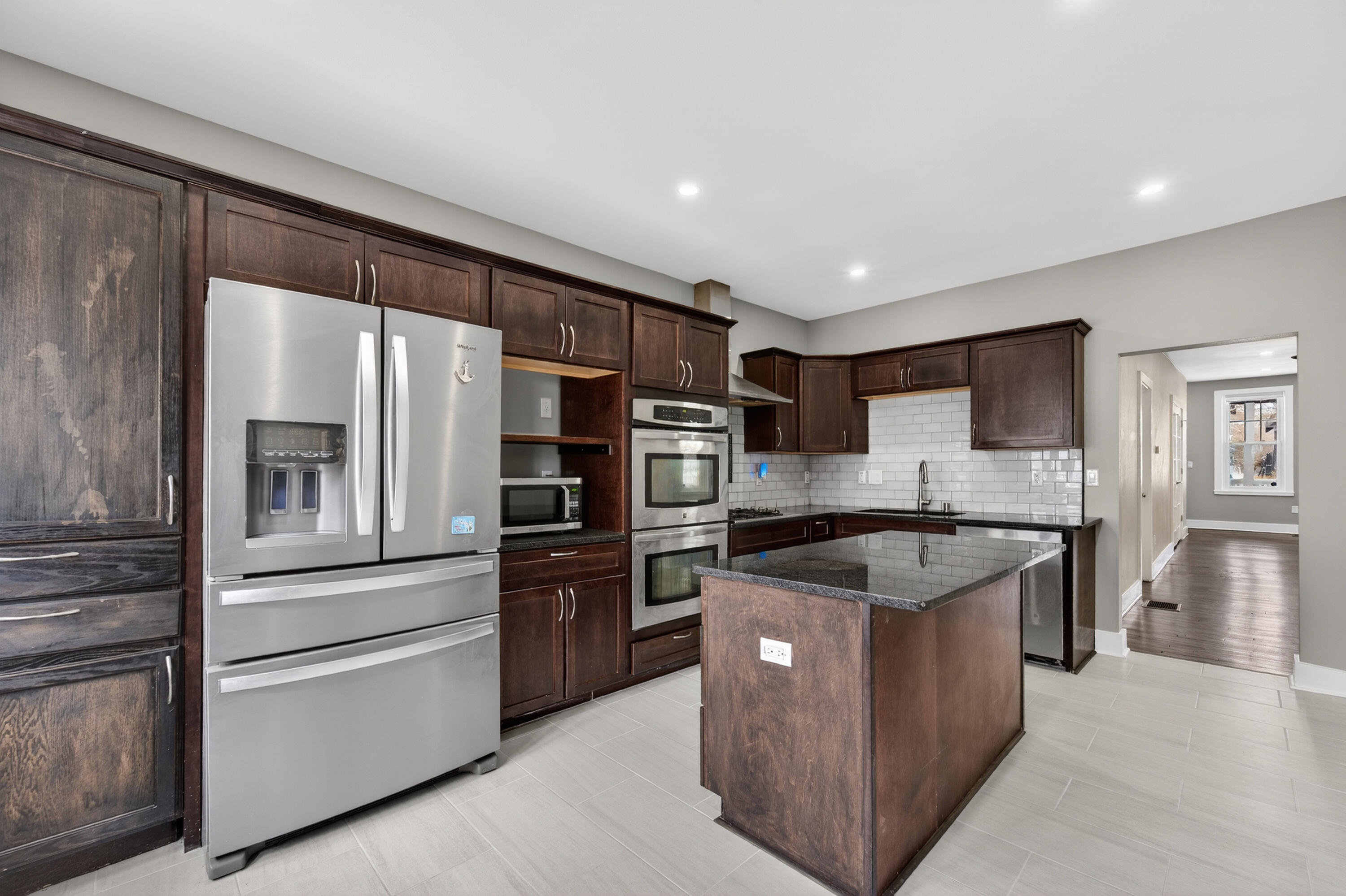 2519 South Austin Street Milwaukee, WI 53207 - Photo 2 of 25 DSC05054