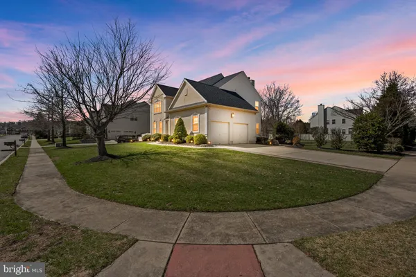$749,900 | 9 Waters Edge Drive, Riverside, NJ 08075