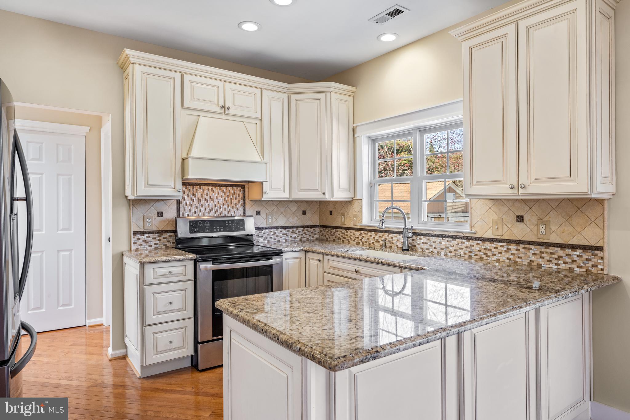 9 Waters Edge Drive Riverside, NJ 08075 - Photo 16 of 40