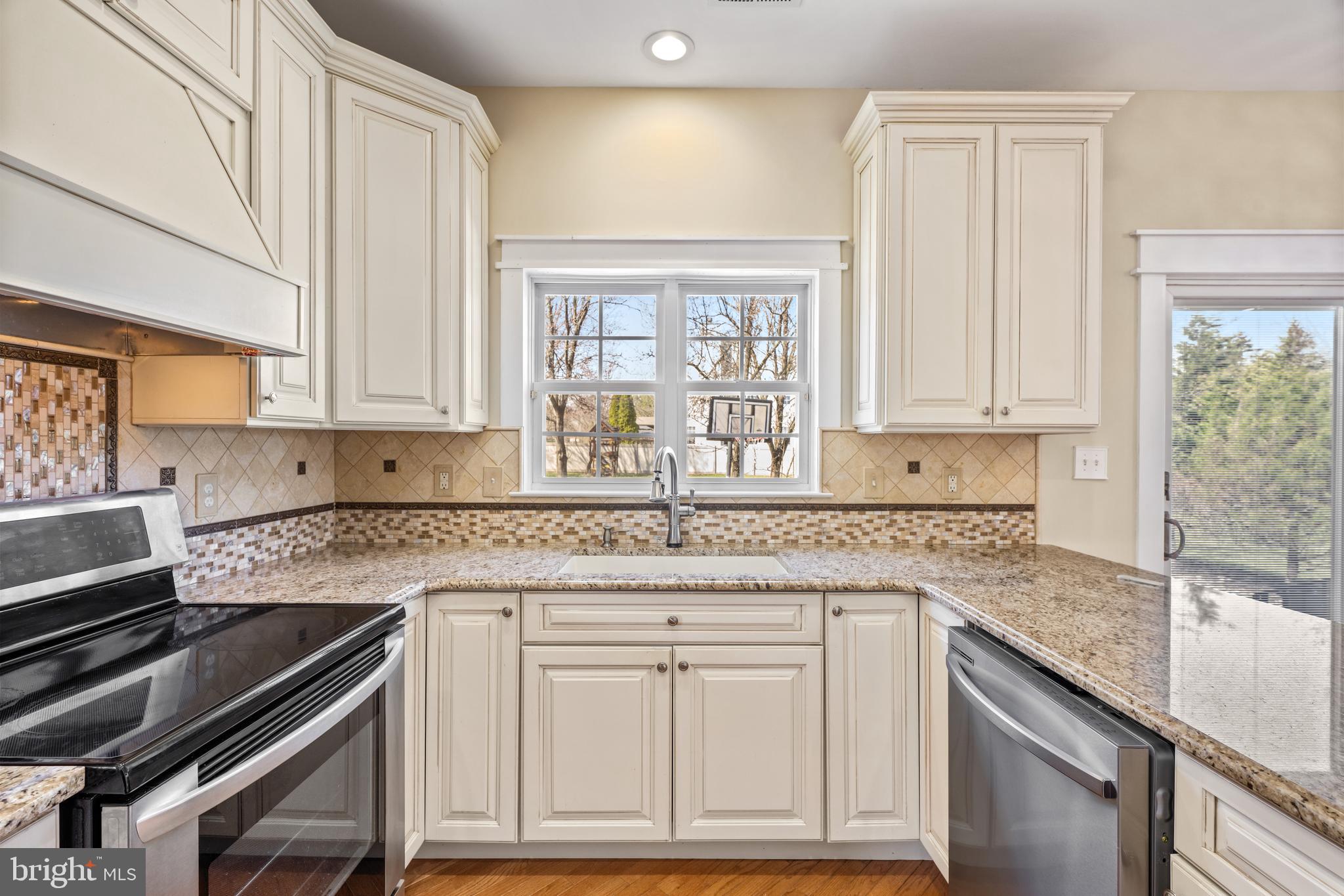 9 Waters Edge Drive Riverside, NJ 08075 - Photo 17 of 40