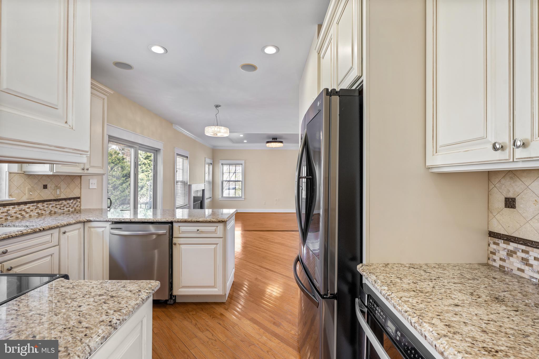 9 Waters Edge Drive Riverside, NJ 08075 - Photo 18 of 40