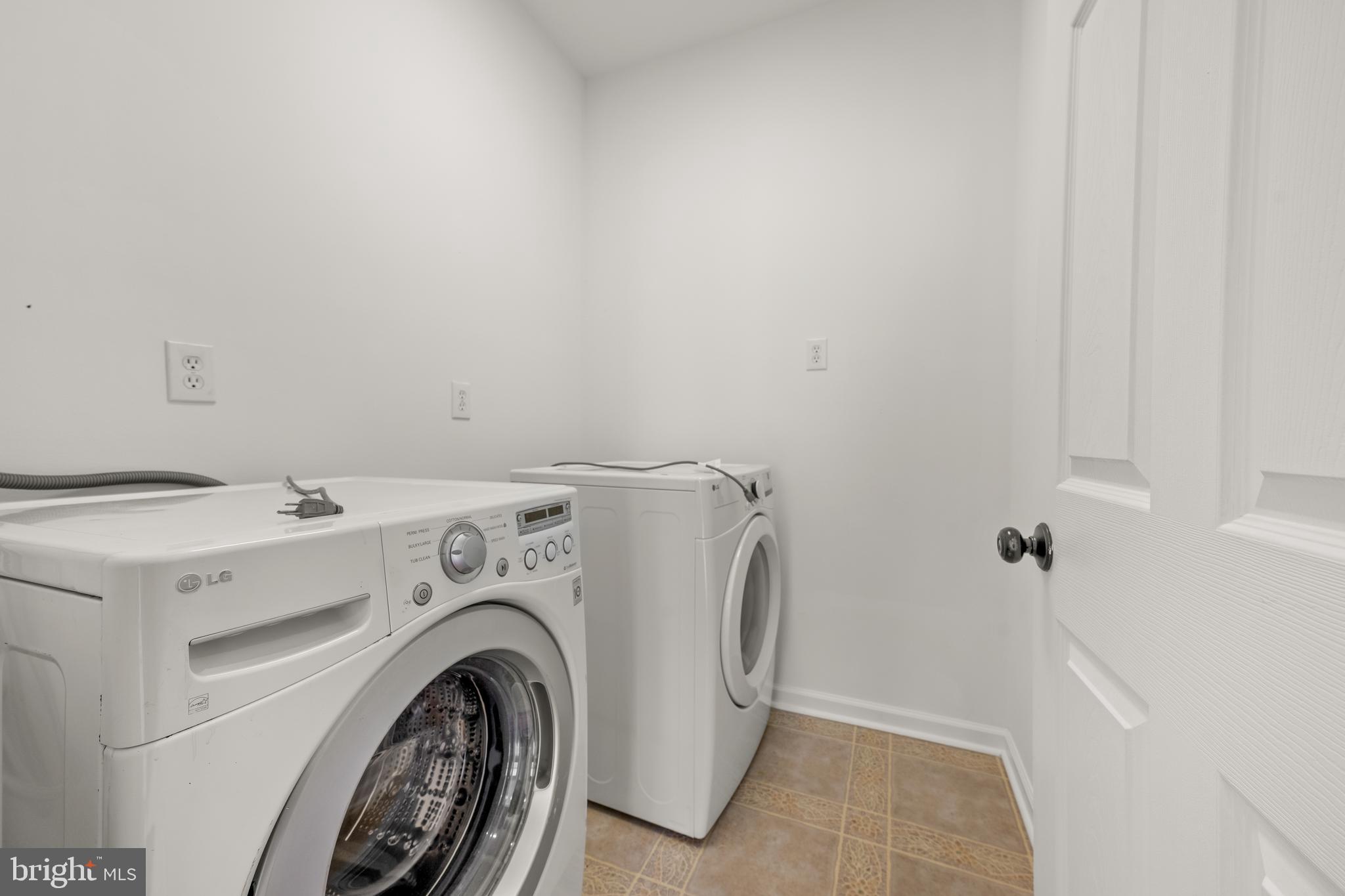 9 Waters Edge Drive Riverside, NJ 08075 - Photo 19 of 40