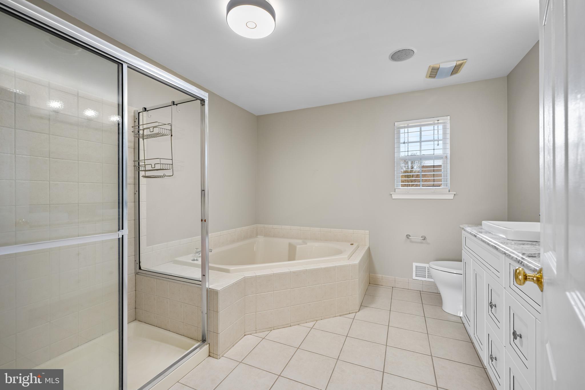 9 Waters Edge Drive Riverside, NJ 08075 - Photo 31 of 40