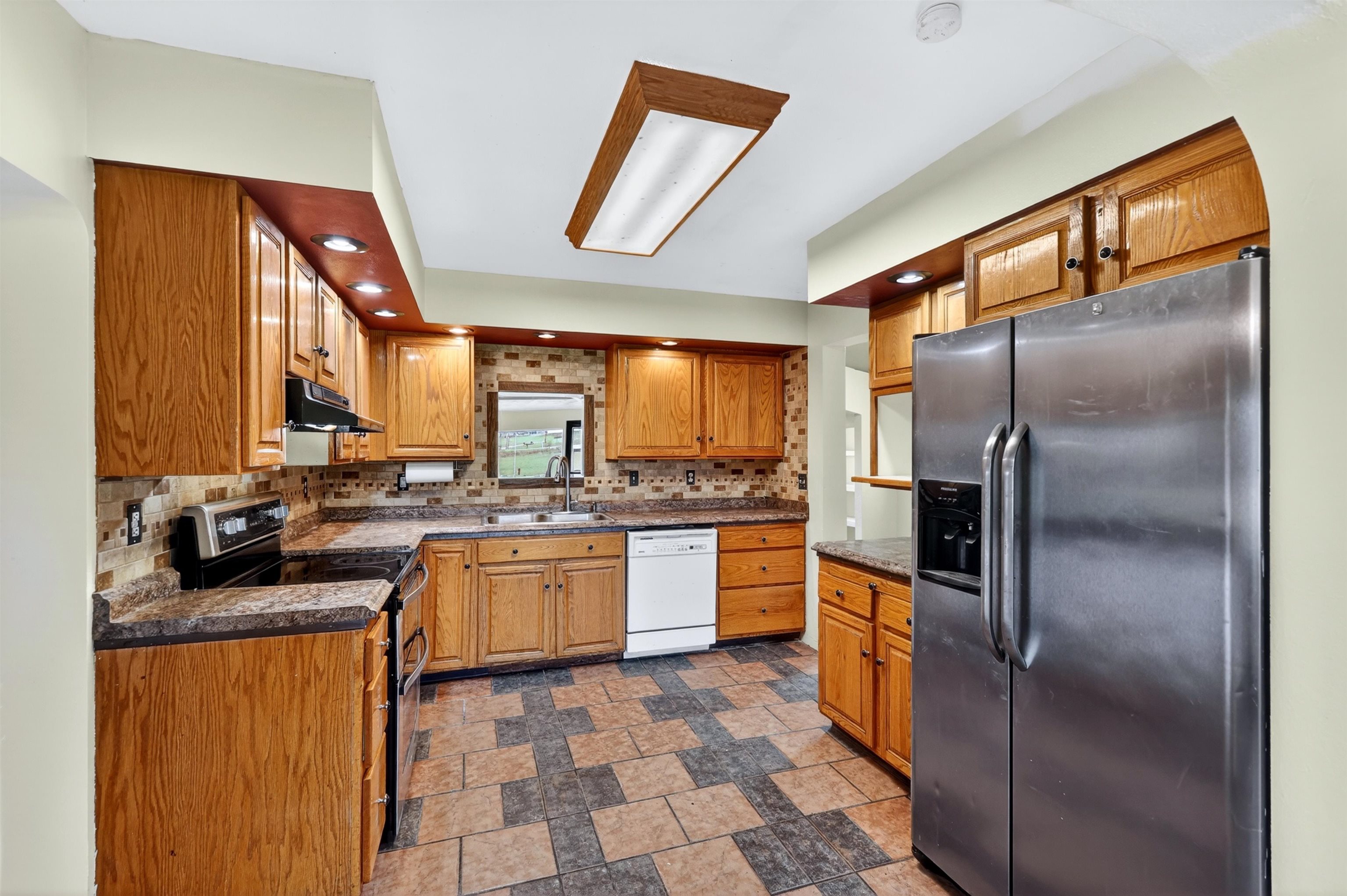 671 Baker Lake Road Newport, WA 99156 - Photo 3 of 50