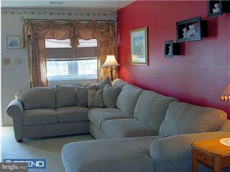 130 Eaves Mill Road Medford, NJ 08055 - Photo 3 of 12 Living Room