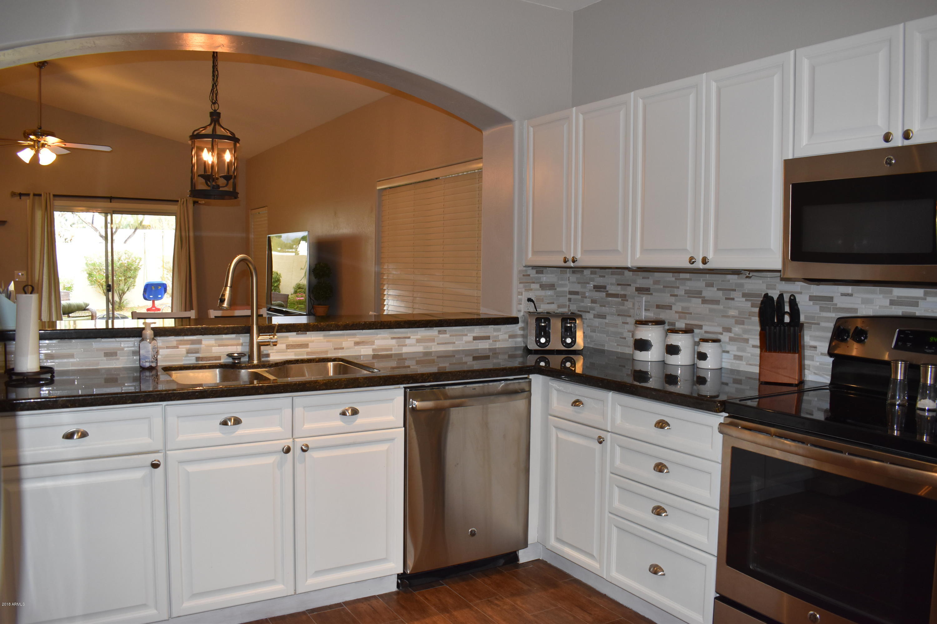 1252 East Redfield Road Phoenix, AZ 85022 - Photo 11 of 29 Kitchen
