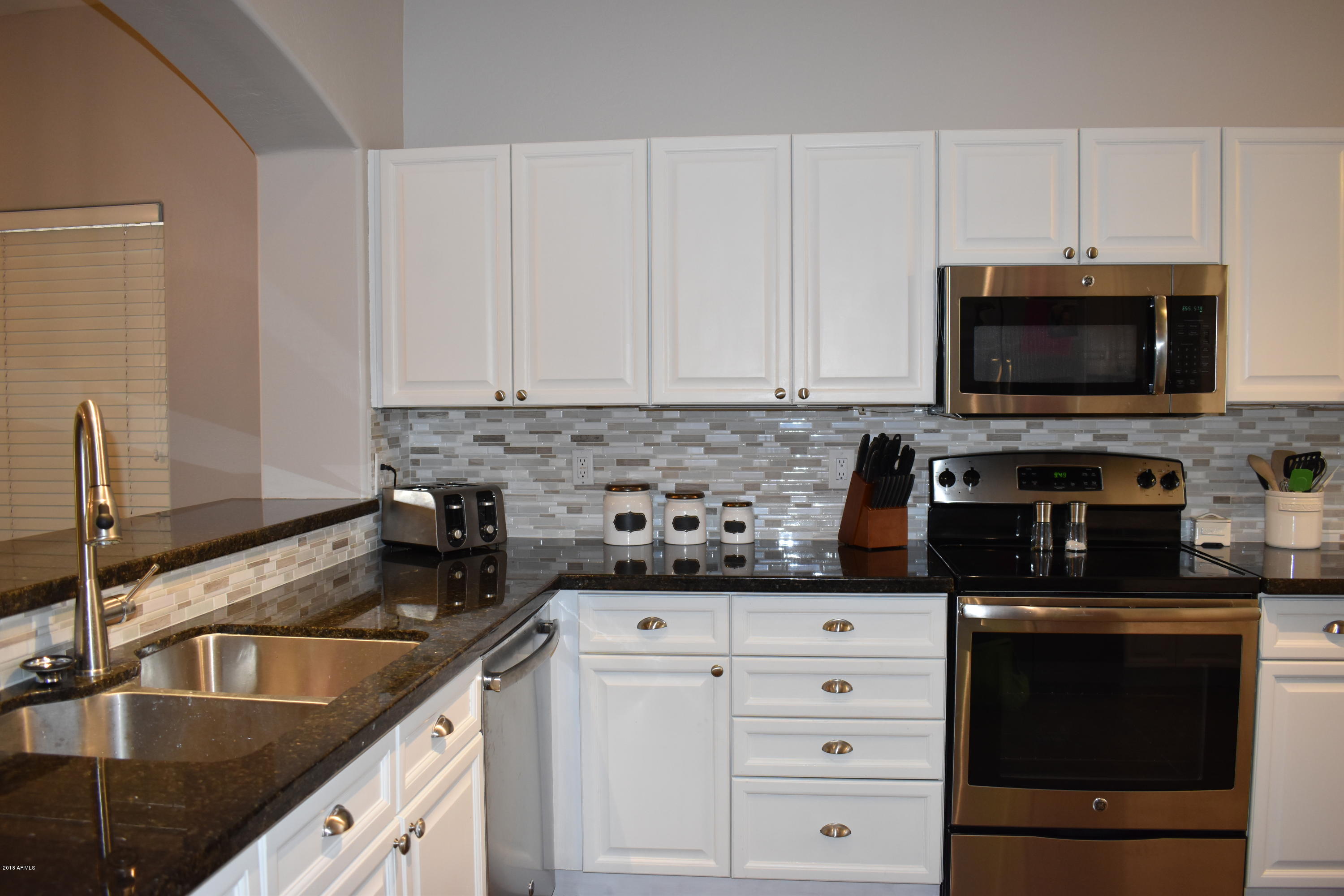 1252 East Redfield Road Phoenix, AZ 85022 - Photo 12 of 29 Kitchen