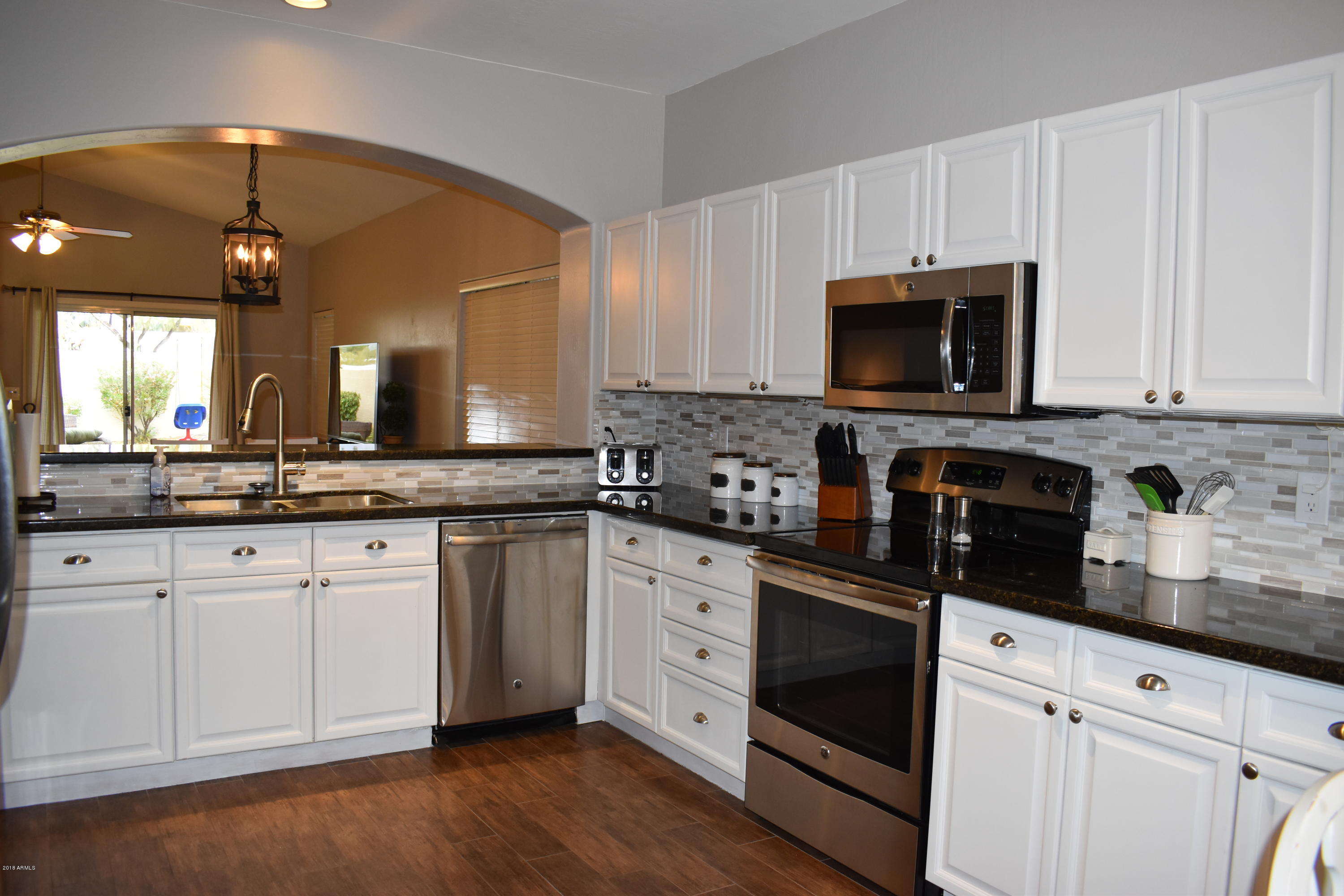 1252 East Redfield Road Phoenix, AZ 85022 - Photo 13 of 29 Kitchen