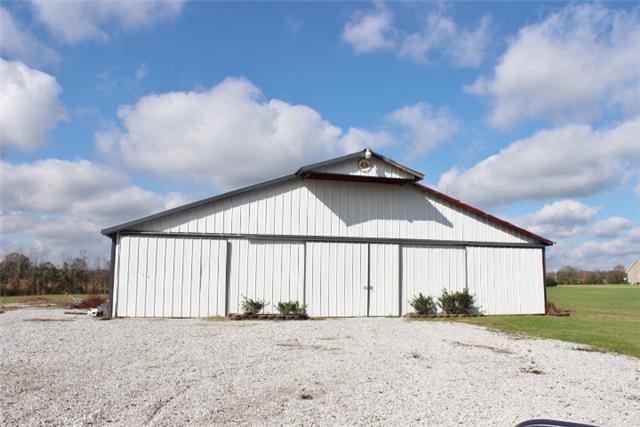 7239 Maple Springs Road Manchester, TN 37355 - Photo 17 of 20 45X56 BARN W/STALLS