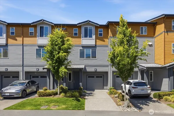 $675,000 | 19324 35th Drive Southeast, Unit E, Bothell, WA 98012