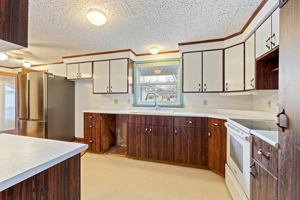 42 Old Belgrade Road Augusta, ME 04330 - Photo 9 of 34 52_BP5A0024_DxO_mls