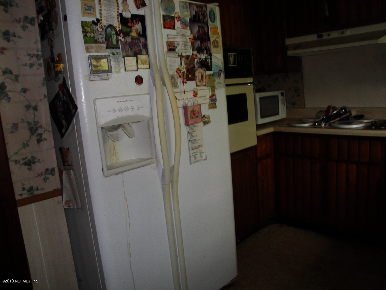 5541 Beney Road Jacksonville, FL 32207 - Photo 6 of 15 a utility room with dryer and washer