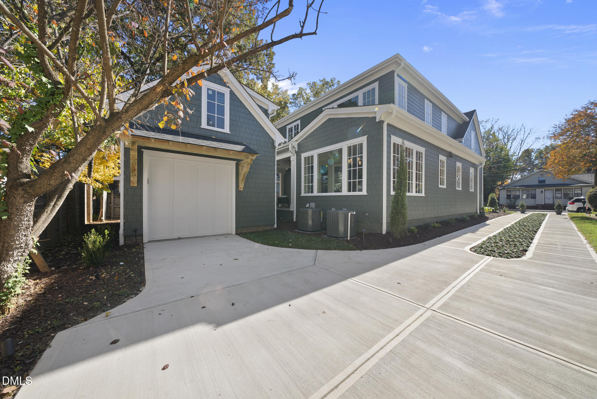 2212 Bedford Avenue Raleigh, NC 27607 - Photo 32 of 32 Driveway/Garage