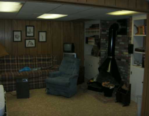 10 Cullen Hill Road Lincoln, RI 02865 - Photo 5 of 7 Den/Family/Great Room.