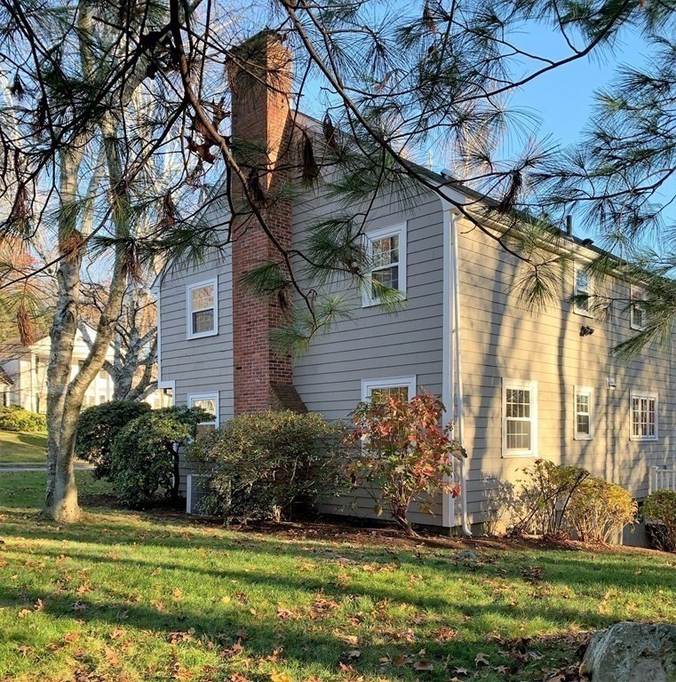 40 Haven Road Wellesley, MA 02481 - Photo 4 of 42 a view of a house with a yard