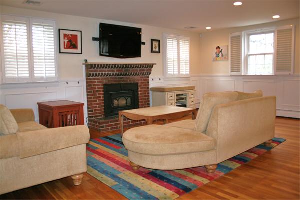 154 Elmwood Road Needham, MA 02492 - Photo 4 of 30 Gallery Image 4