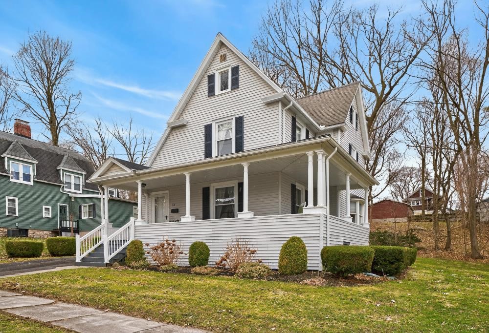 18 Pleasant Street Manchester, NY 14432 - Photo 2 of 34