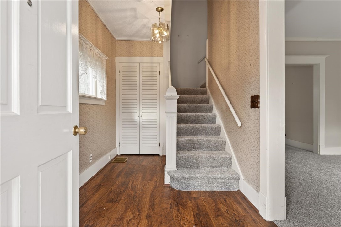 18 Pleasant Street Manchester, NY 14432 - Photo 4 of 34