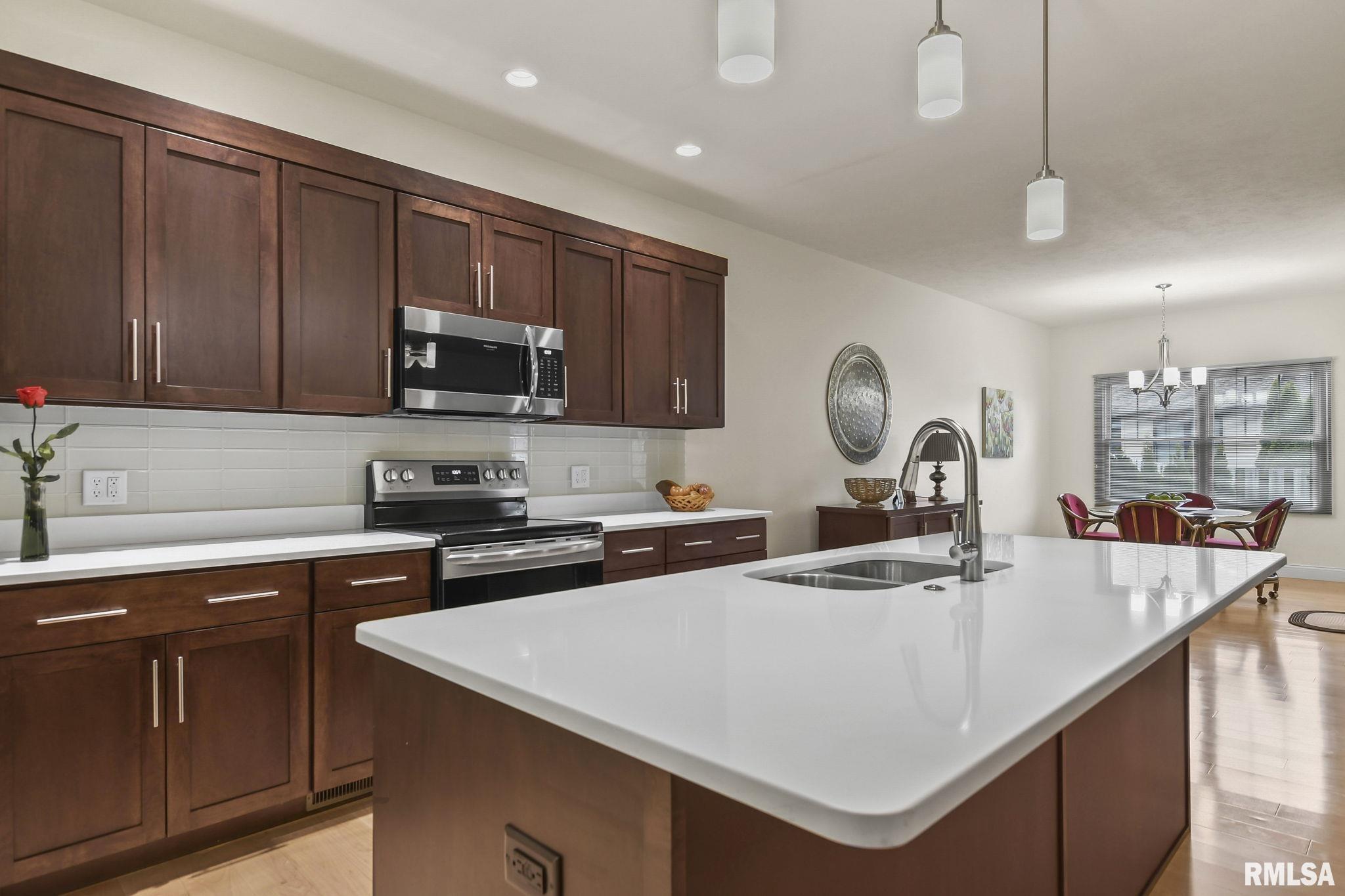 3310 Lakemere Drive Springfield, IL 62711 - Photo 9 of 36 Gallery Image 9