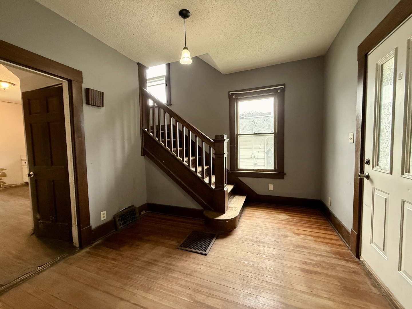 1005 East Main Street Clinton, IL 61727 - Photo 2 of 14