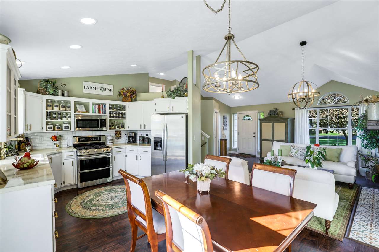 226 North Houk Road Spokane Valley, WA 99216 - Photo 8 of 44