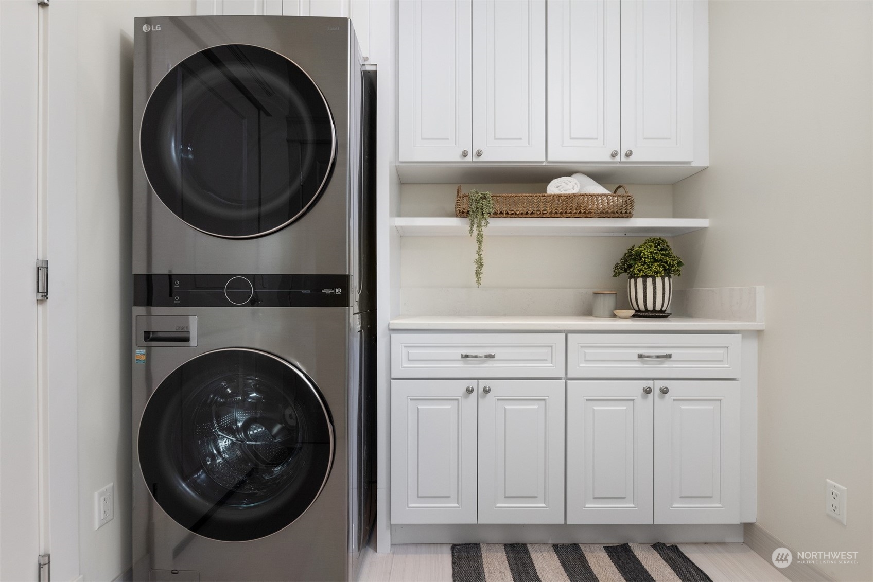 627 Linden Road Bellingham, WA 98225 - Photo 33 of 40 a close view of a utility room with dryer and washer