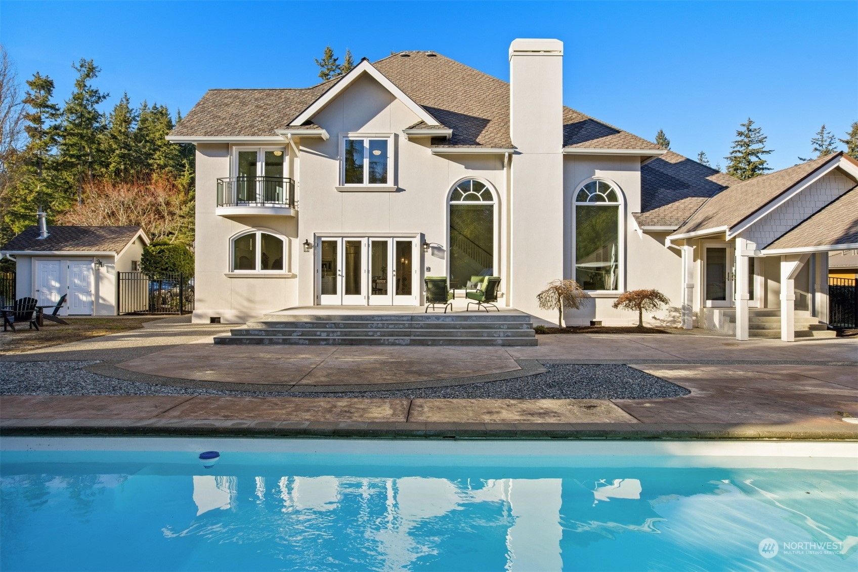 627 Linden Road Bellingham, WA 98225 - Photo 35 of 40 a front view of a house with garden