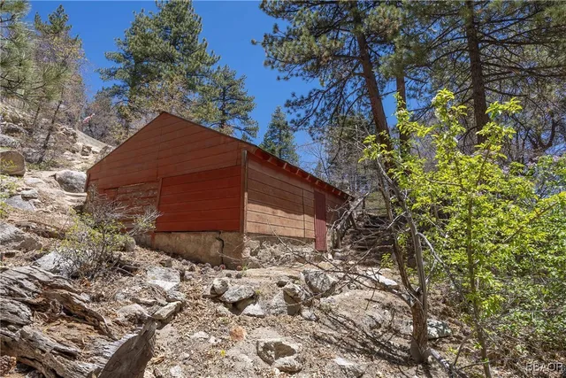 $289,900 | 352 Big Bear Trail, Fawnskin, CA 92333